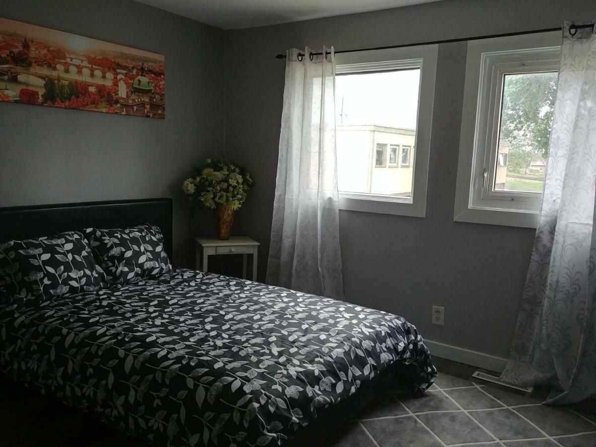 Elmwood House *